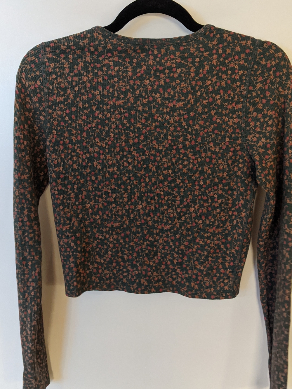 American Eagle Outfitters Green Long-Sleeve Floral Short Top - Picture 2 of 4